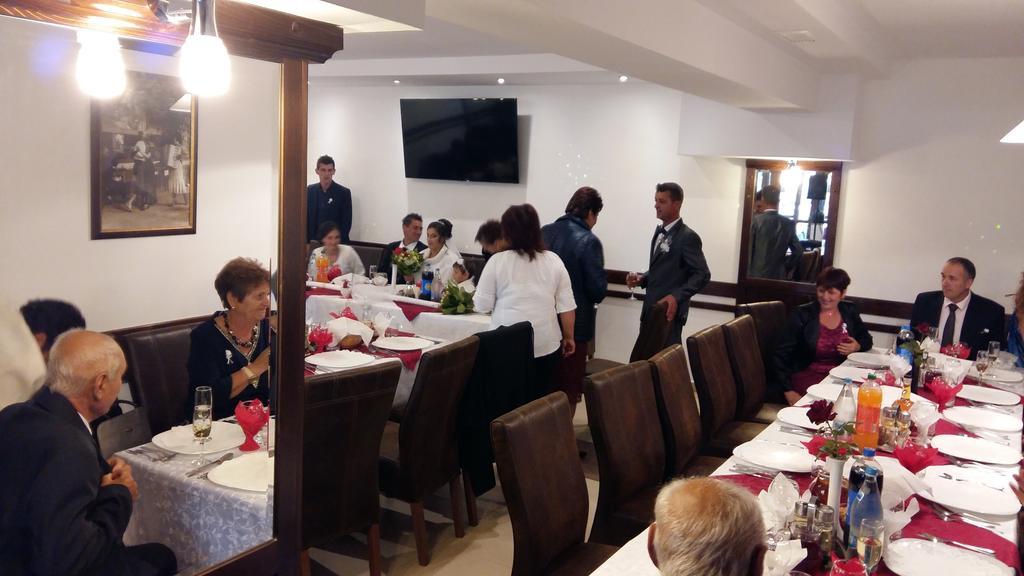 Pensiunea Caraiman Servicii De Cazare Кодля Экстерьер фото